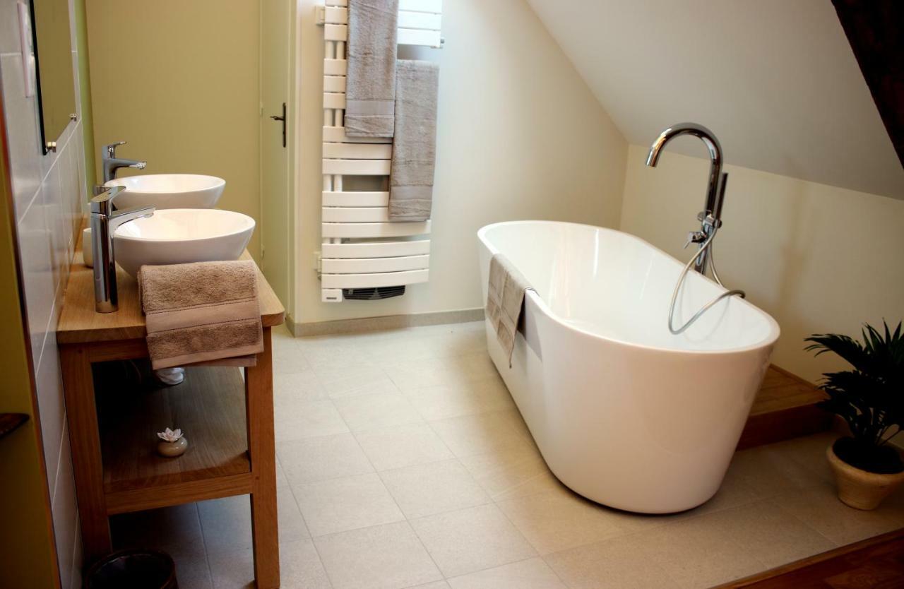 Jort Safraniere De La Venelle Du Moulin B&B 외부 사진