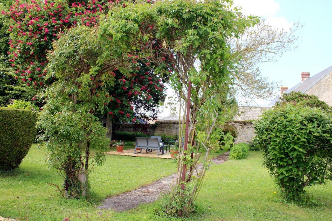 Jort Safraniere De La Venelle Du Moulin B&B 외부 사진